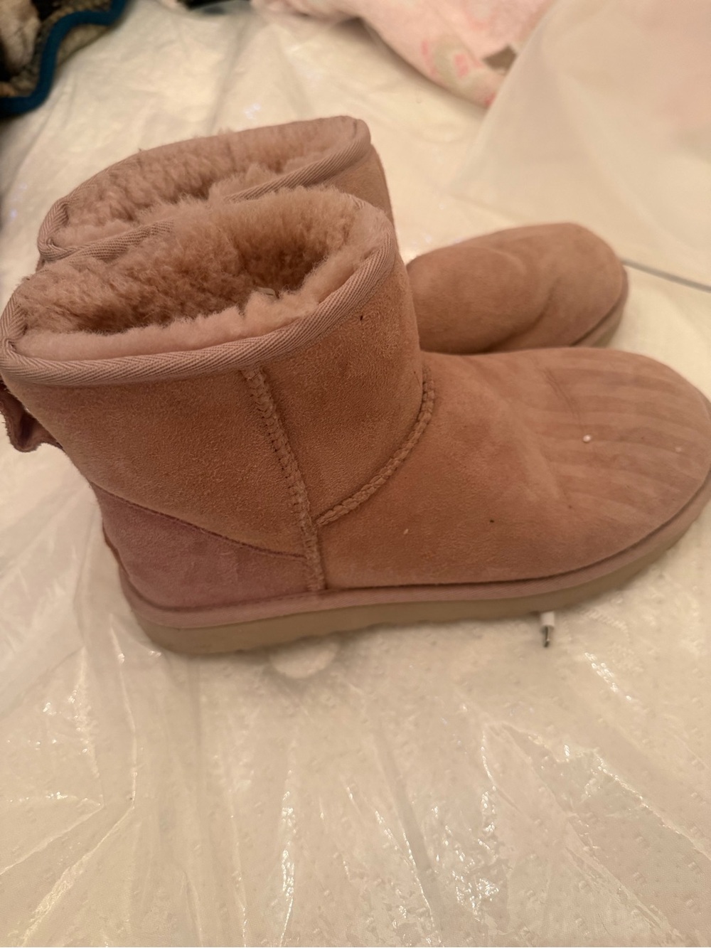 Pink uggs - Picture 4 of 4